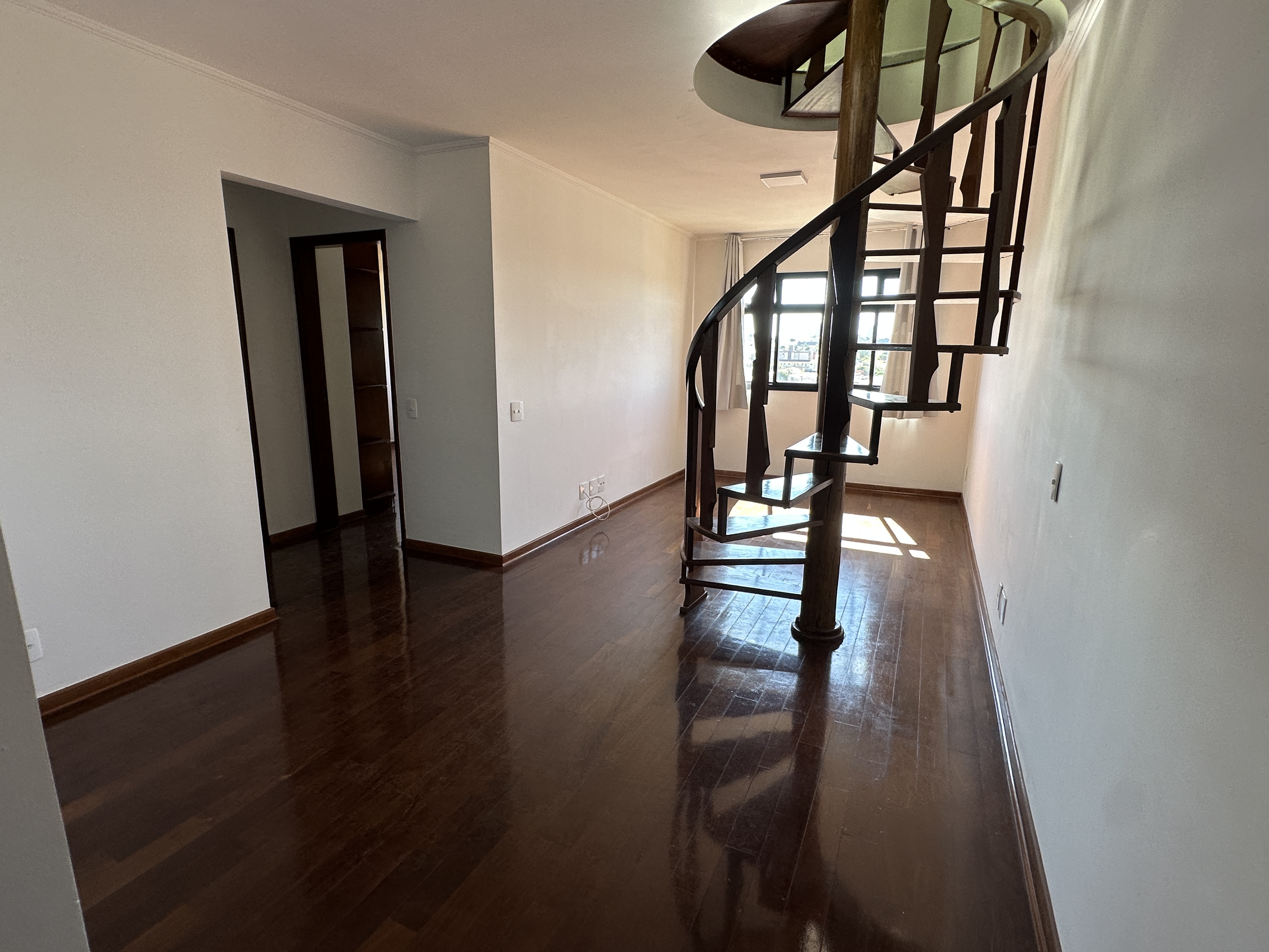 Apartamento Duplex e Cobertura — Jardim Paraíso