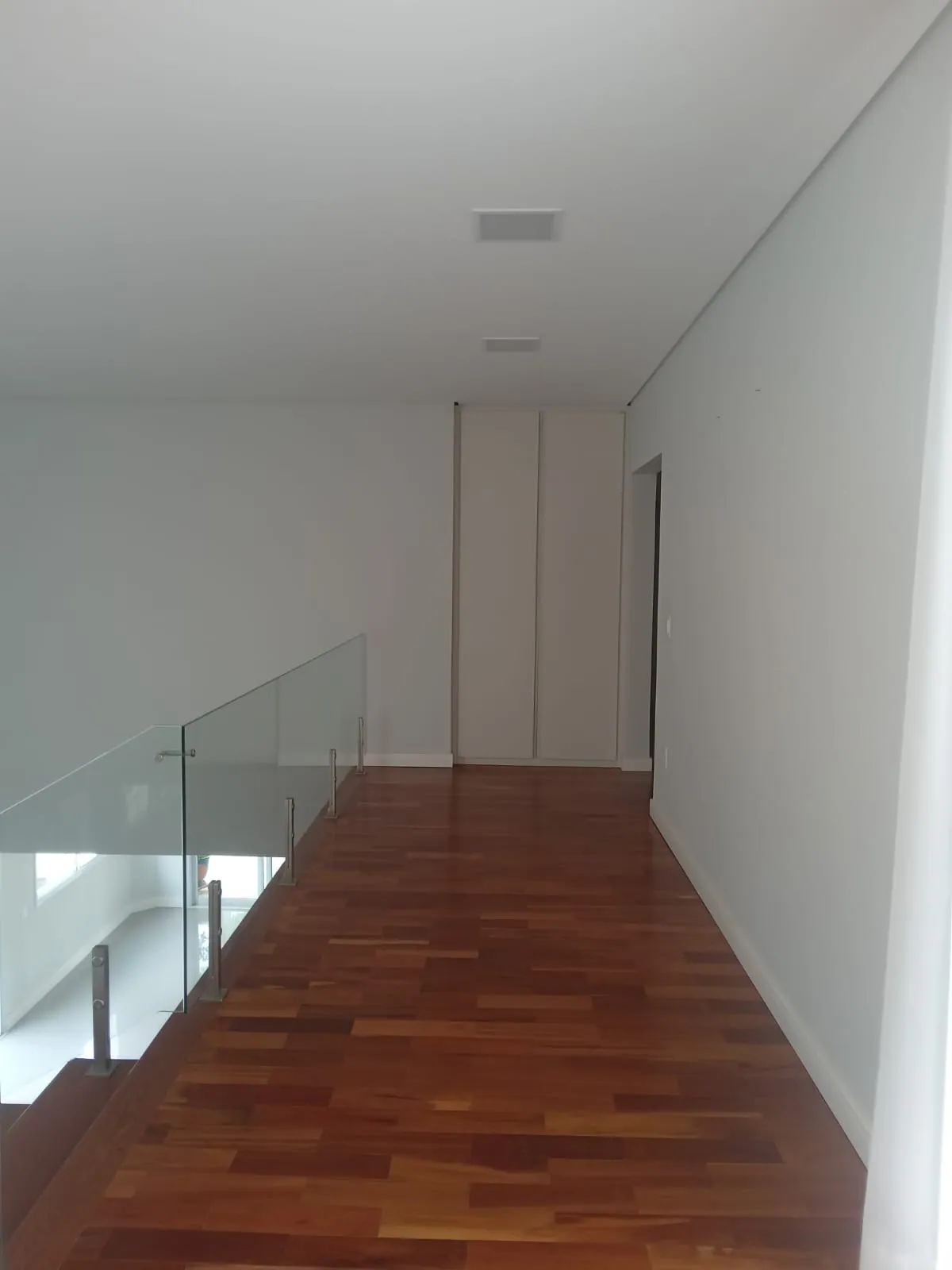 Residência Moderna no Condomínio Montreal — foto 13