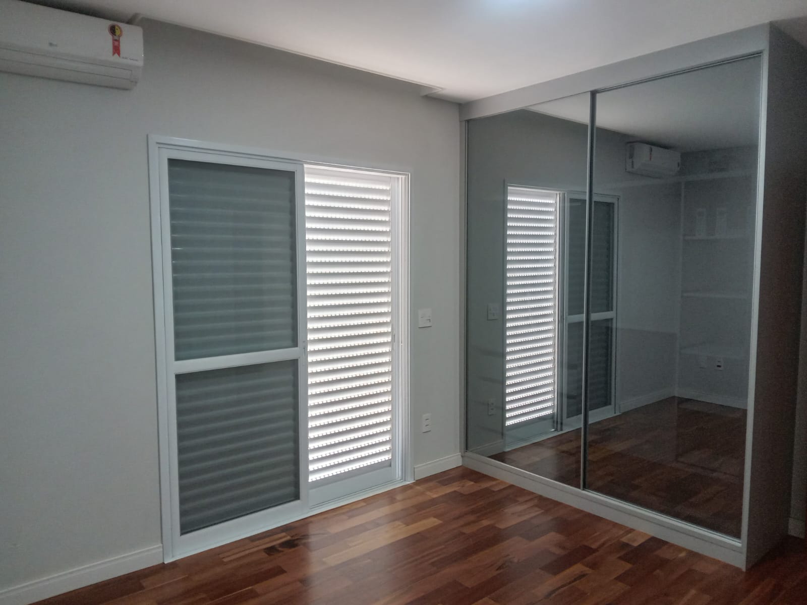 Residência Moderna no Condomínio Montreal — foto 14