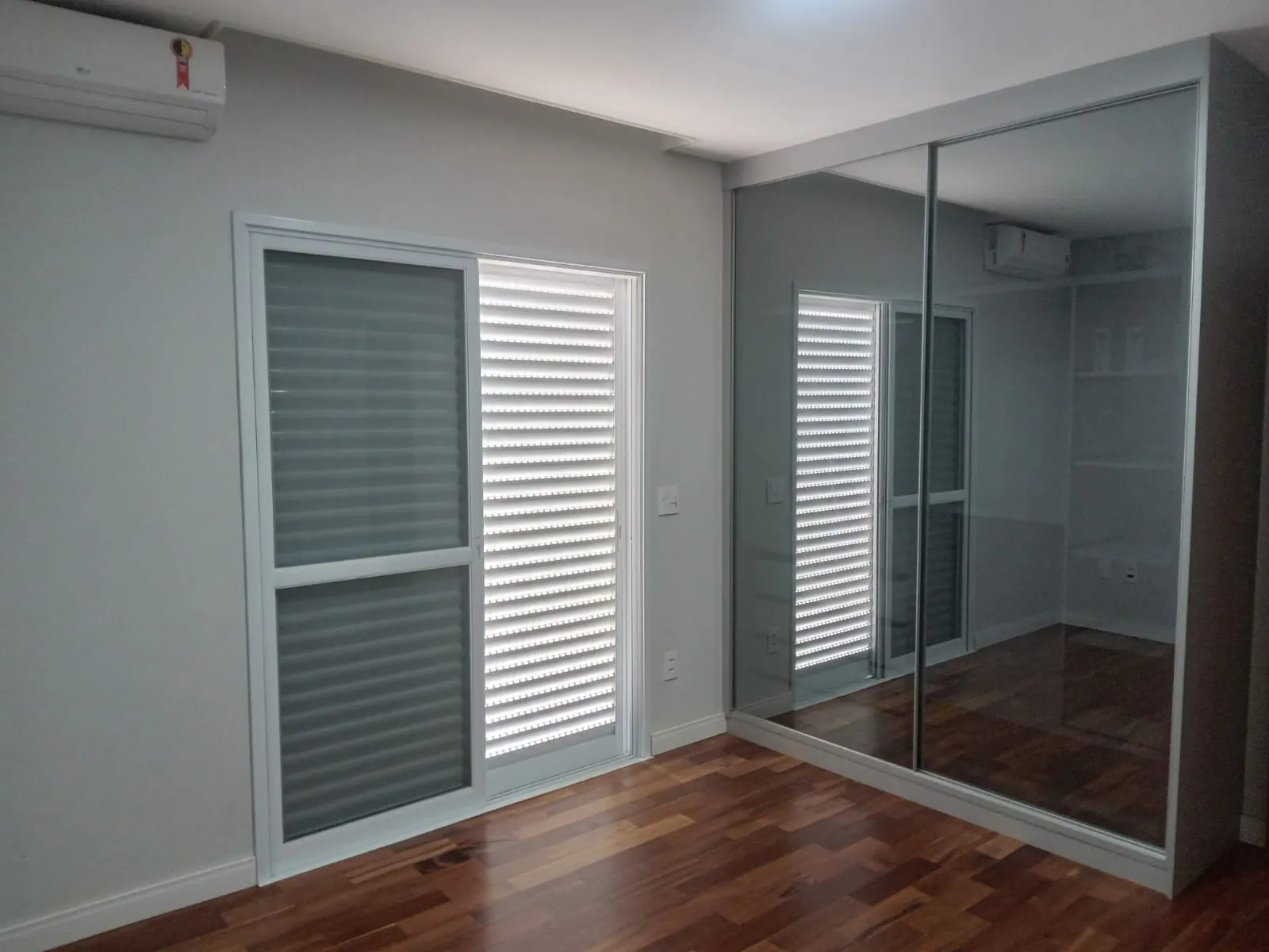 Residência Moderna no Condomínio Montreal — foto 14