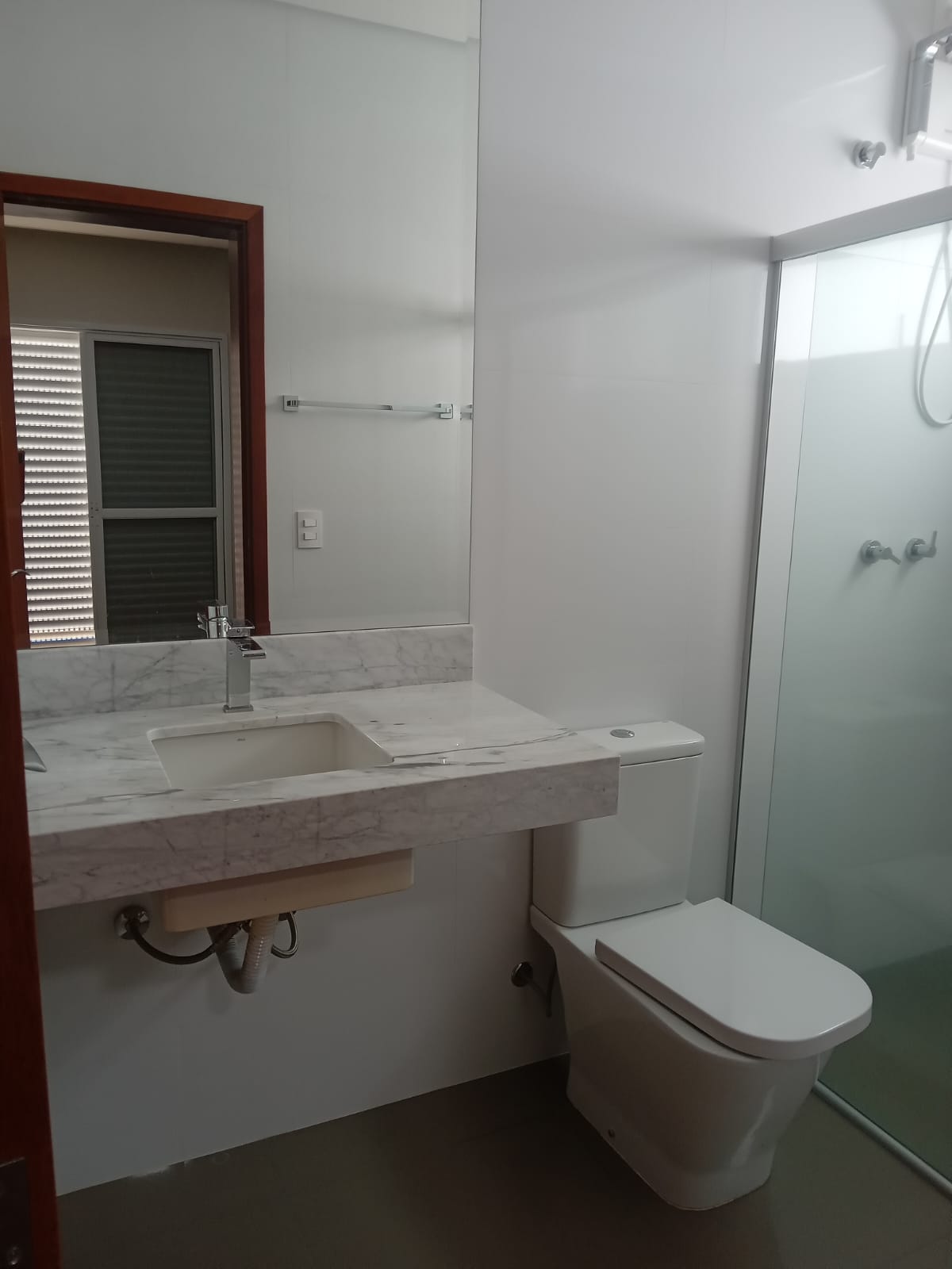 Residência Moderna no Condomínio Montreal — foto 15