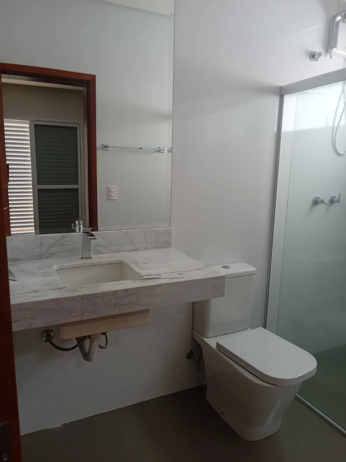 Residência Moderna no Condomínio Montreal — foto 15