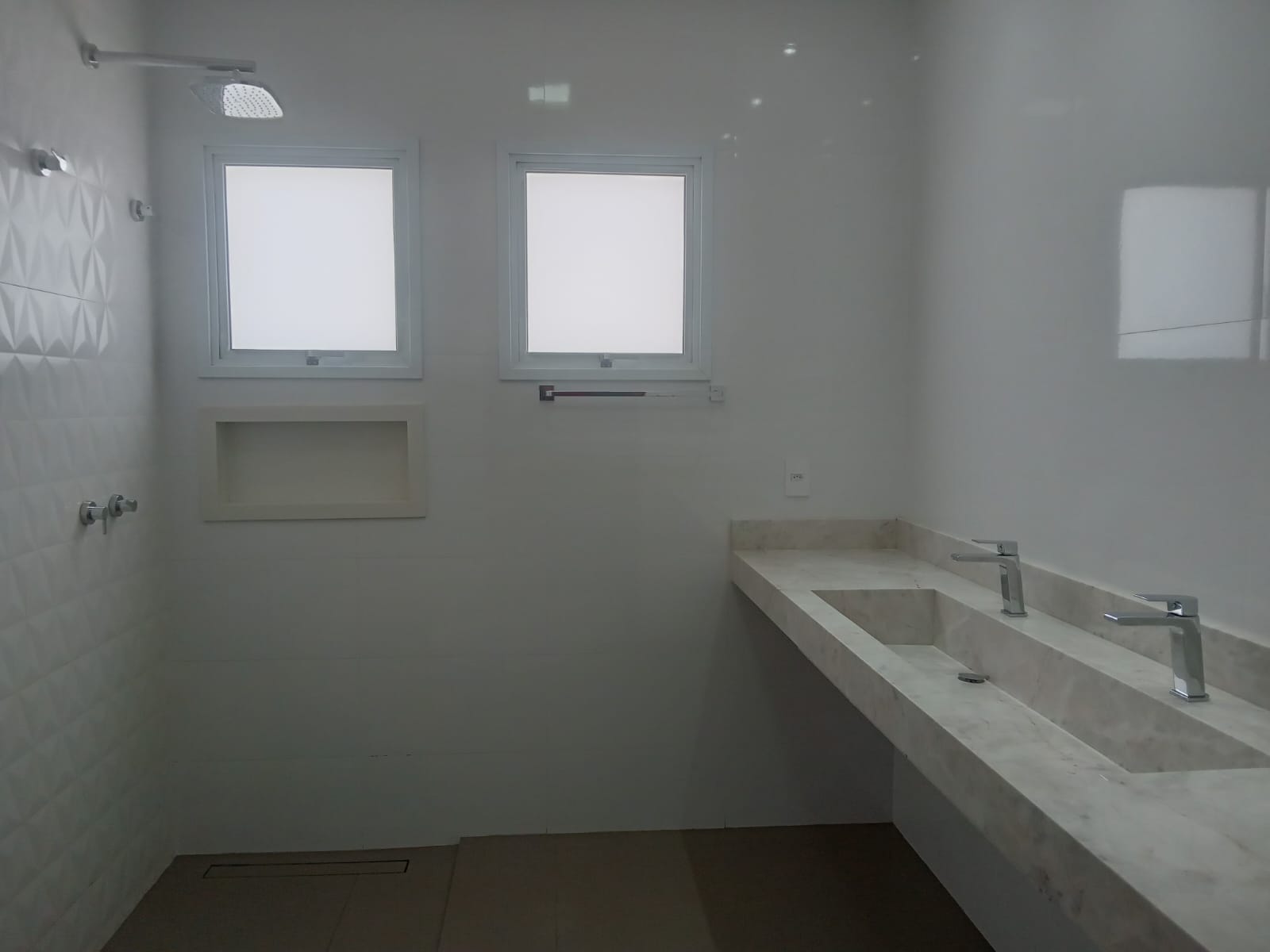 Residência Moderna no Condomínio Montreal — foto 21