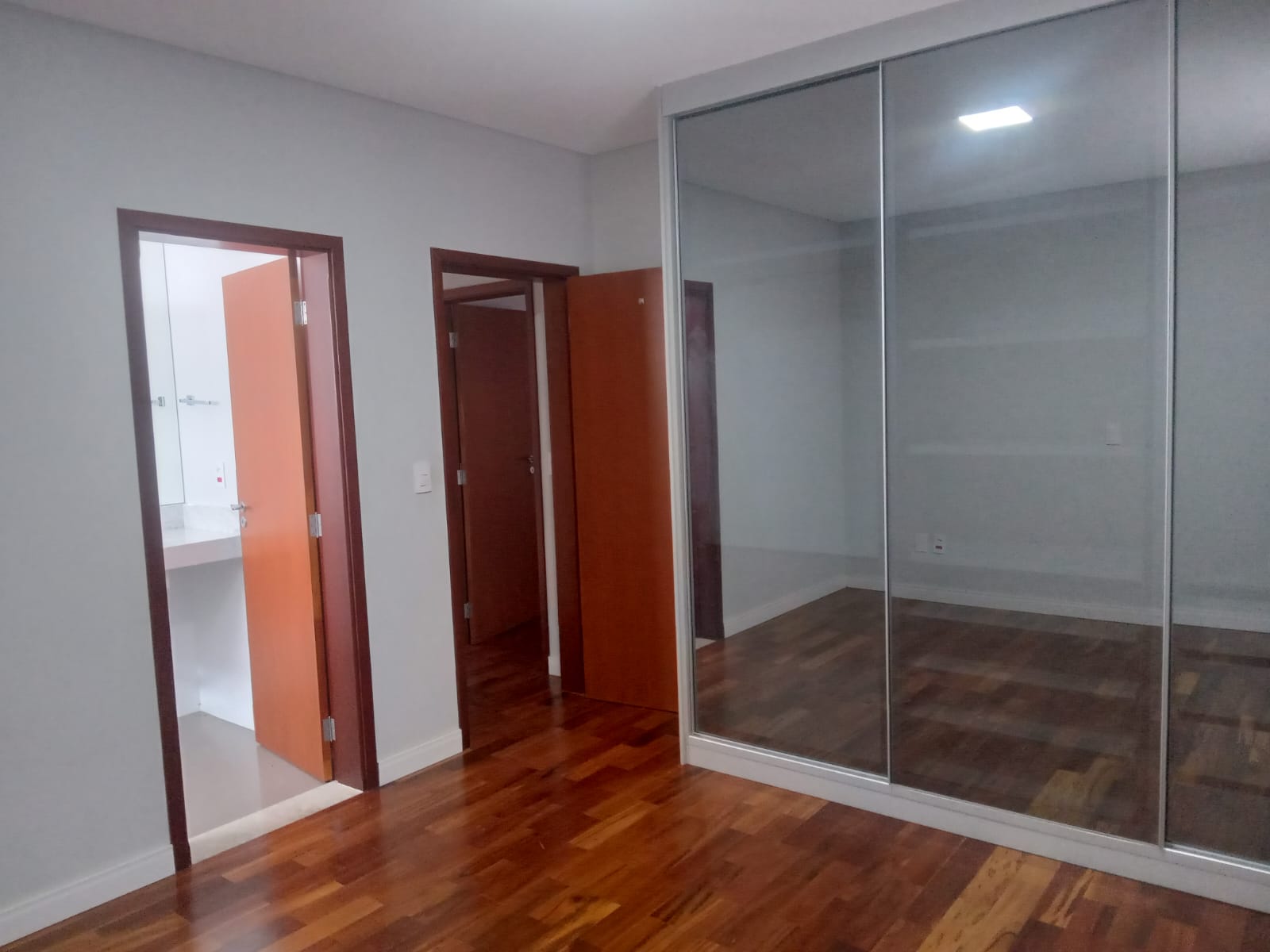 Residência Moderna no Condomínio Montreal — foto 22